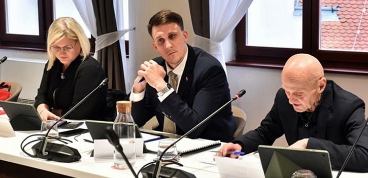 HDZ-ovi vijećnici uoči sjednice Gradskog vijeća: „Materijali stižu na praznik i dan sjednice, dug raste na gotovo 52 mil. eura”