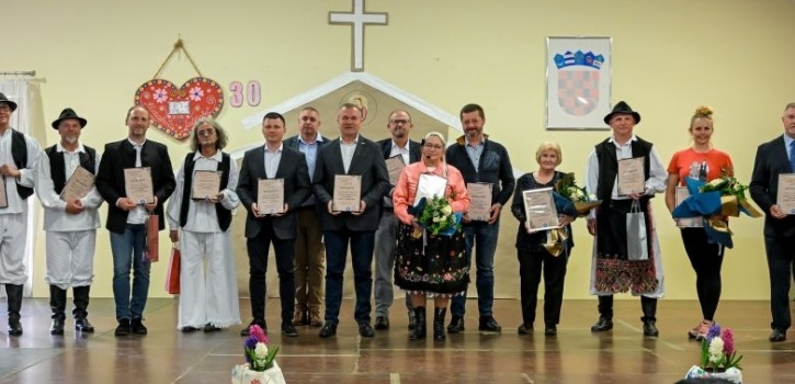 Veselo i raspjevano u Domu kulture u Jalžabetu – „KUD „Elizabeta“ proslavio 30 godina rada i djelovanja
