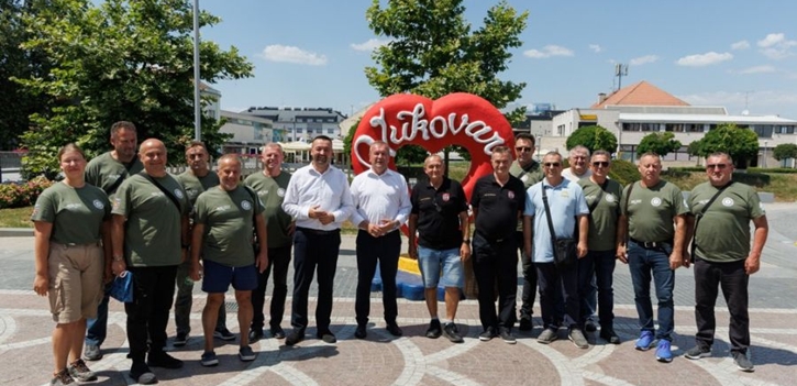 Članovi Hrvatskog društva logoraša srpskih koncentracijskih logora stigli u Vukovar, dočekali ih župani Ivan Bosančić i Anđelko Stričak