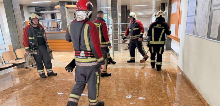 Voda prodrla u tri objekta topličke bolnice, tijekom noći sanacija – do jutra će se pokušati sve normalizirati