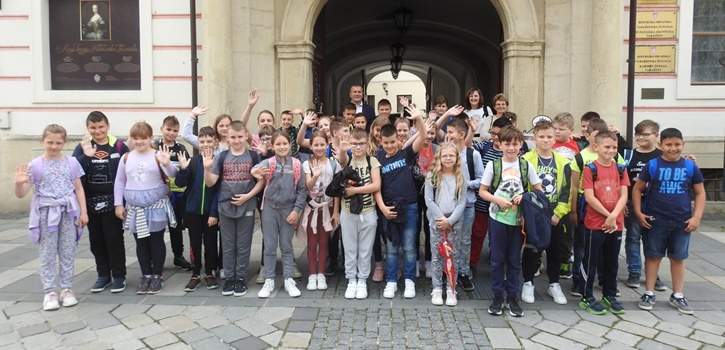 Učenici Osnovne škole Kneginec Gornji  Osnovne škole Svibovec posjetili su Županijsku palaču