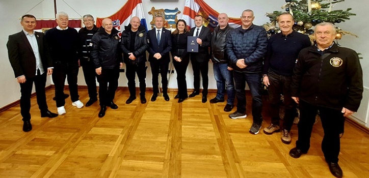 Potpisan ugovor o sufinanciranju izgradnje spomen-obilježja poginulim braniteljima Varaždinske županije na Trokutu u Novskoj