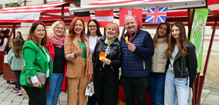 Ispred Županijske palače u Varaždinu obilježen Europski dan jezika