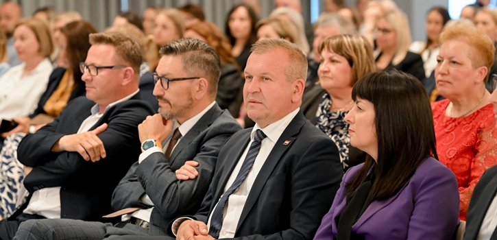 Svečano obilježen Međunarodni dan sestrinstva uz poruke zahvalnosti i podrške medicinskim sestrama i tehničarima