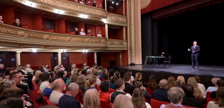 Predstava „Kad u vojsku pođem“ održana povodom Međunarodnog dana žena
