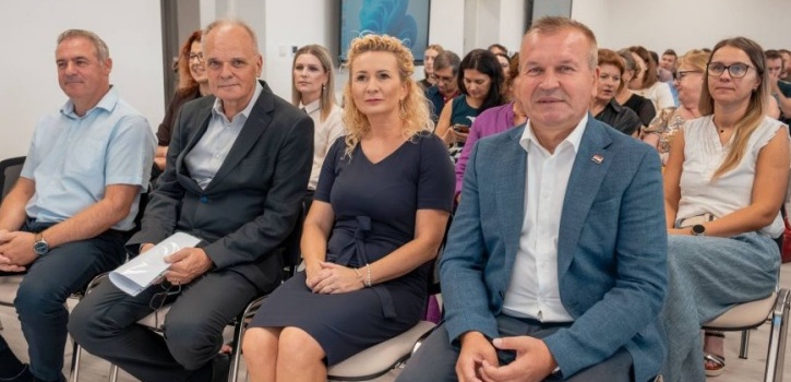 O upravljanju sigurnošću u školama te postupanju u hitnim i kriznim situacijama -održana edukacija za ravnatelje osnovnih i srednjih škola