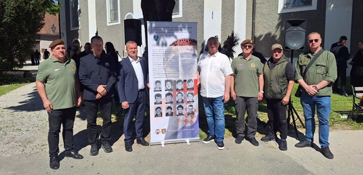 Kod Križa zahvalnosti u Varaždinu održana komemoracija u znak sjećanja na žrtve masakra u Borovo naselju