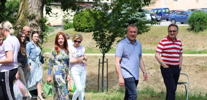 Ludbreg pretvoren u cvjetnu rapsodiju – cvjećare obišao i župan Anđelko Stričak s gradonačelnikom Bilićem