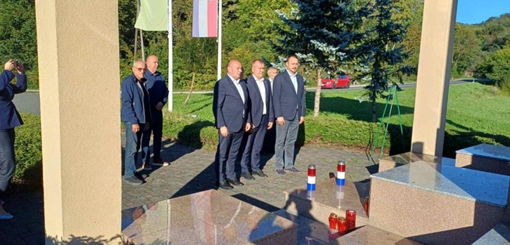 Ministar Medved u pratnji Stričaka i Jenkača posjetio lokacije u blizini Novog Marofa na kojima su pronađeni posmrtni ostaci žrtava iz Drugog svjetsko