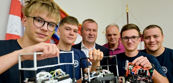 Svečani prijem za osvajače medalja iz kemije i robotike