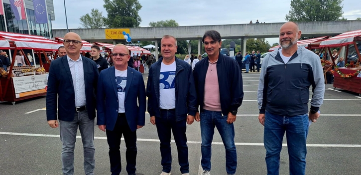 Kod sportske dvorane 